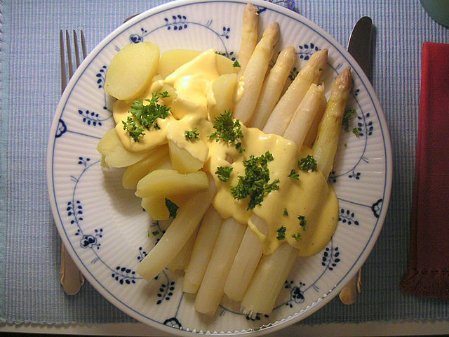 3-0 Best Foods for Healthy Hair-Asparagus