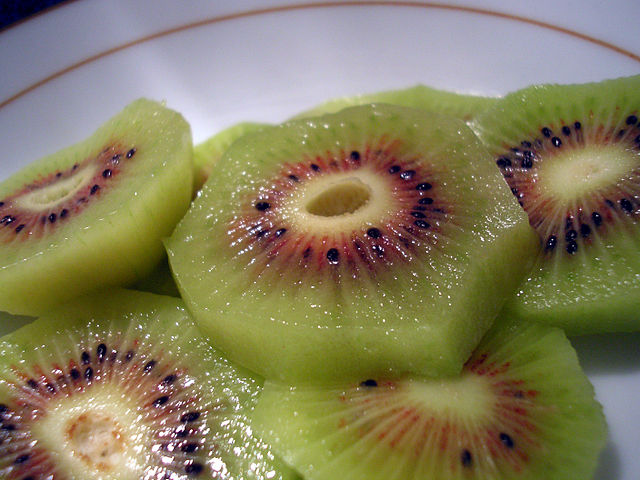 2-5 Best Foods For Your Skin-Kiwi