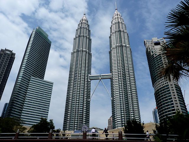 Top 20 Most Expensive Buildings in the World-Petronas Towers