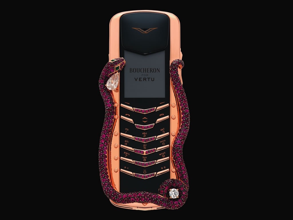 Top 10 Most Expensive Mobiles in the World-Vertu-Signature-Cobra