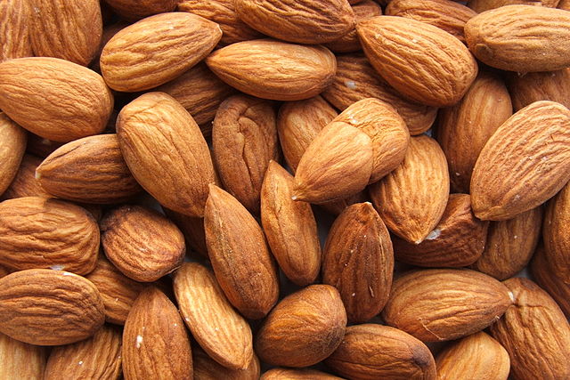 2-5 Best Foods For Your Skin-Almonds